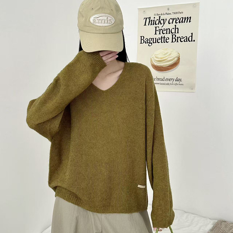 [Fluffy and Soft] New Autumn and Winter Yak Velvet V Neck Long-Sleeved Knitwear for Women Loose Casual Style Pullover Knitwear