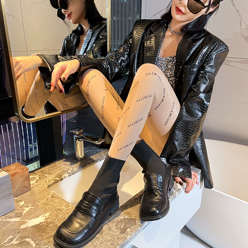 Black base tights, internet celebrity