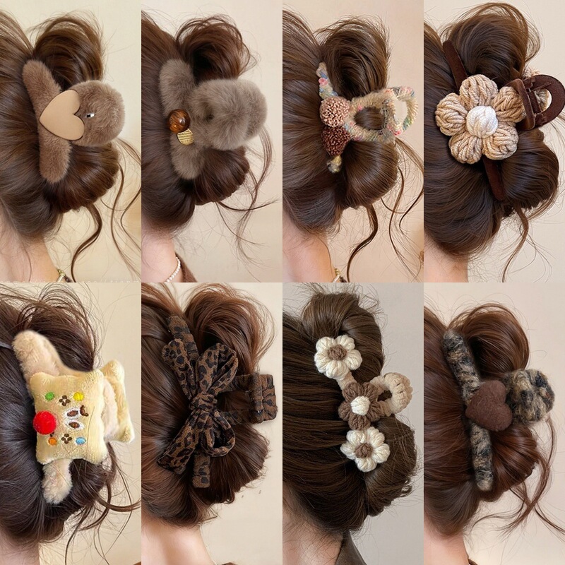 Vintage-style hair clip that doesn't damage hair, in a coffee color with a high-end feel, plush shark clip, cute and sweet hair accessory for updos