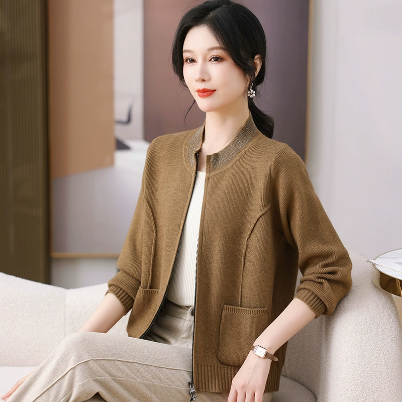 2025 весна новая мама кардиган среднего возраста леди иностранная короткая куртка модная вязаная рубашка тонкая топ