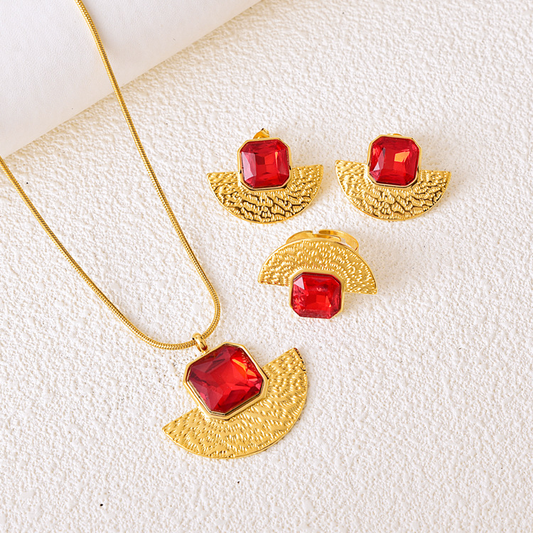 Artístico retro en forma de abanico collar transfronterizo tallado cuadrado diamante joyería titanio acero pendientes suéter cadena Luz de lujo estilo traje al por mayor