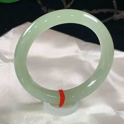 0437水润和田玉手镯55.2-11.5-8.2带证书送礼盒