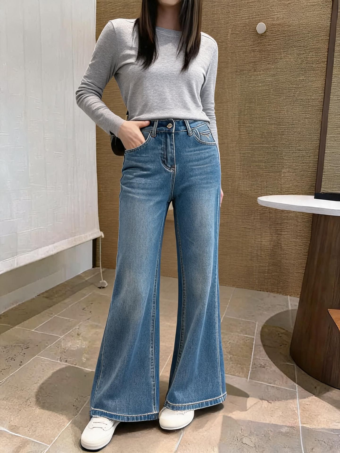 Spring is not late. Original long-leg flared jeans [2nd version]. Eight-way stretch denim pants that shape the legs