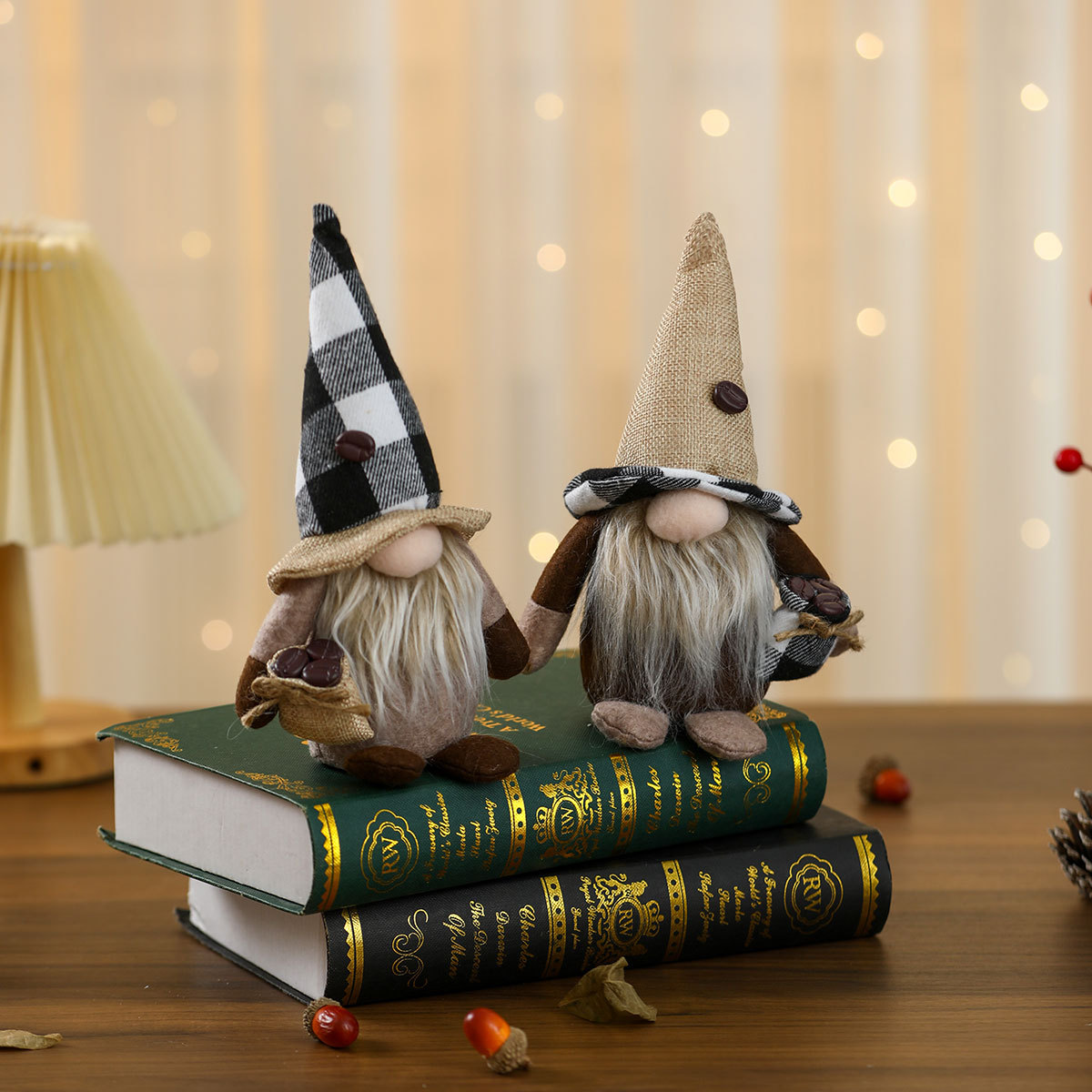 Nuevos adornos para el hogar transfronterizos muñecas sin cara muñecas adornos enanos abrazan granos de café muñecas Rudolf