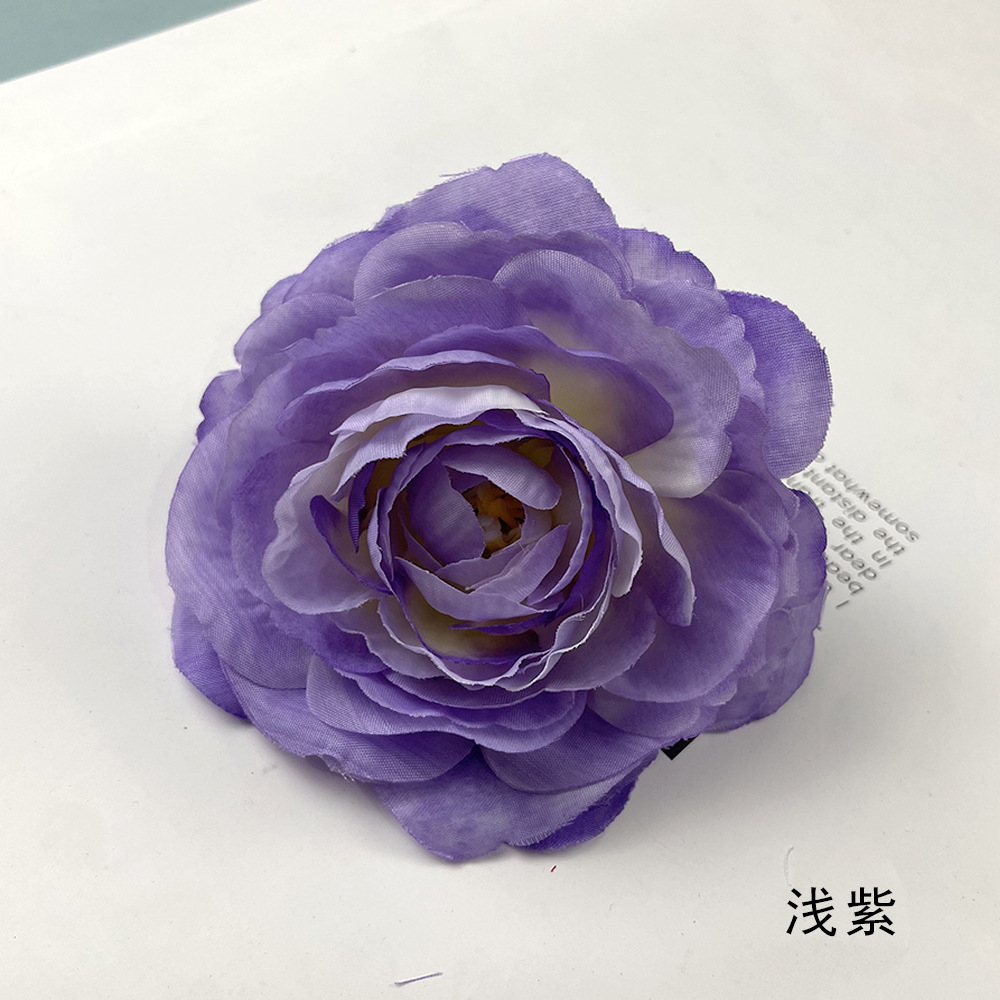 밝은 보라색