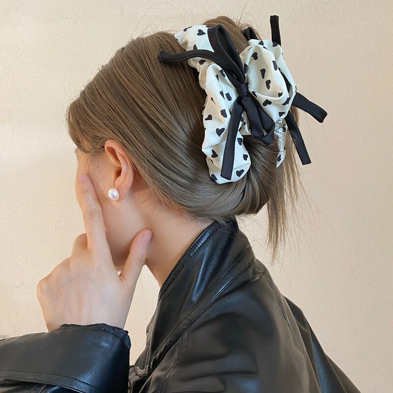 New Style Hair Clip with French Elegance, Polka Dot Pleated Design, Large Size for Thick Hair, Women's Hairpin for the Back of the Head, Shark Clip
