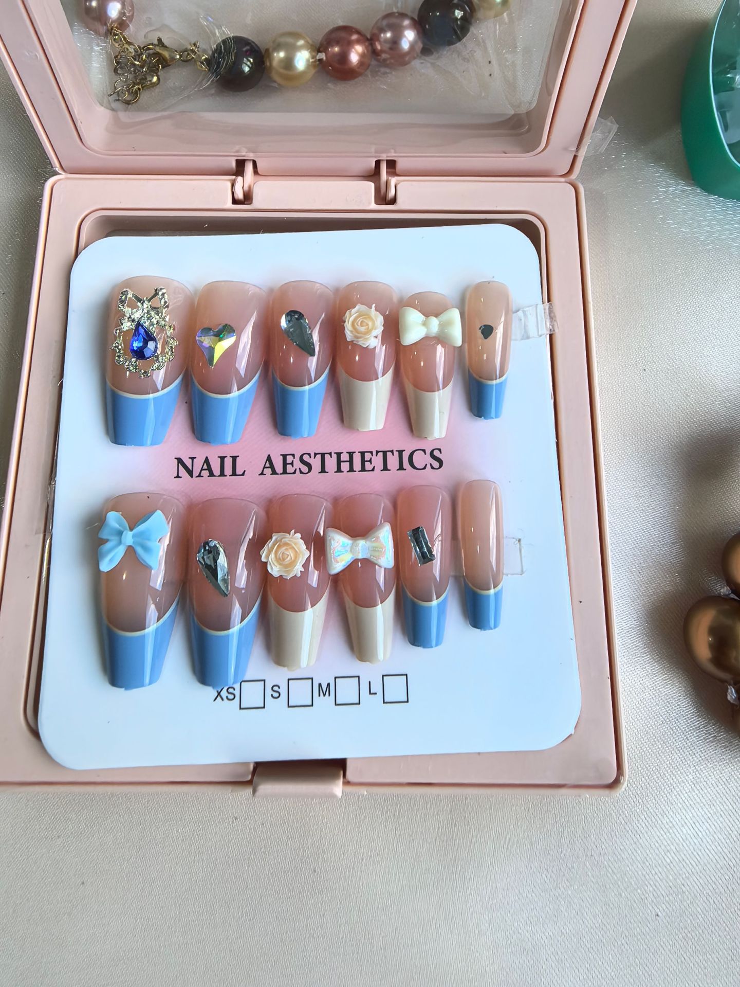 Caja de exhibición marco de fotos más taladro manicure suministro fuente de uñas DIY francés color delgado manicure falso salón al por mayor