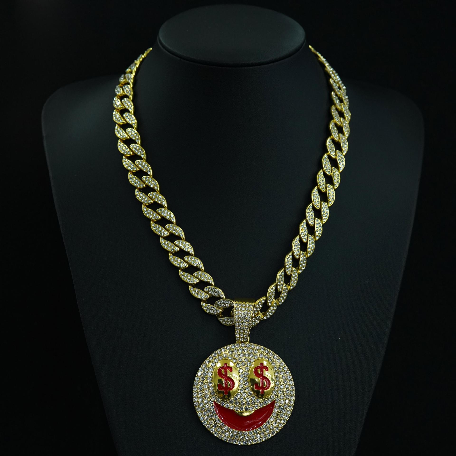 Colgante dorado con cadena cubana de 18 pulgadas (45cm)