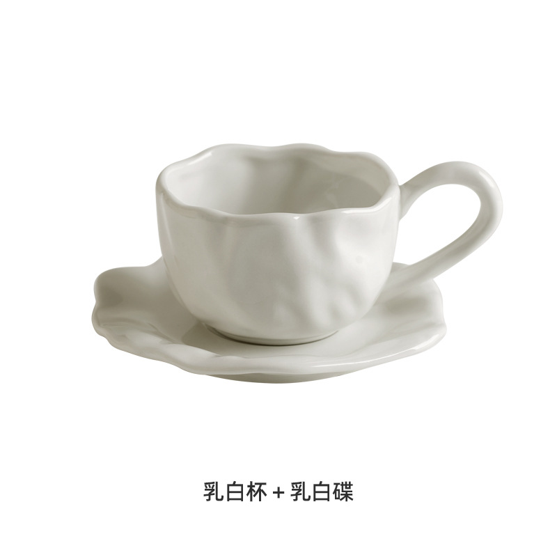 Taza de café de cerámica vintage hecha a mano taza de té mediados de la Antigüedad taza de té de la tarde avanzada y platillo traje taza pareja hombres y mujeres taza