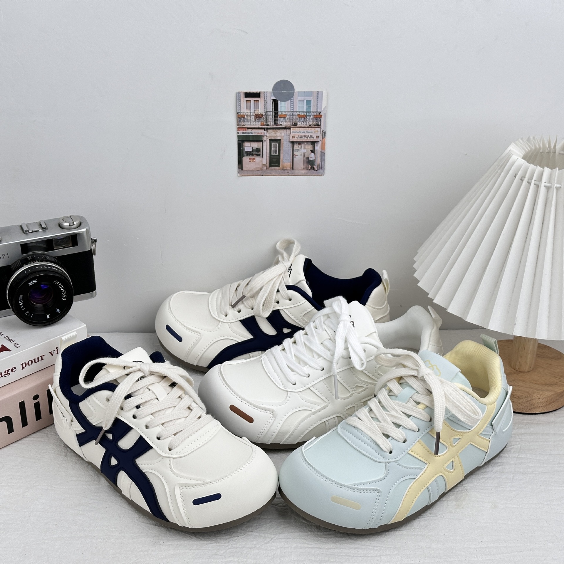 Yuanbo Agan De entrenamiento de zapatos para niños 2025 nuevos zapatos blancos de estilo explosivo, zapatos de skate casuales de nicho, zapatos de moda