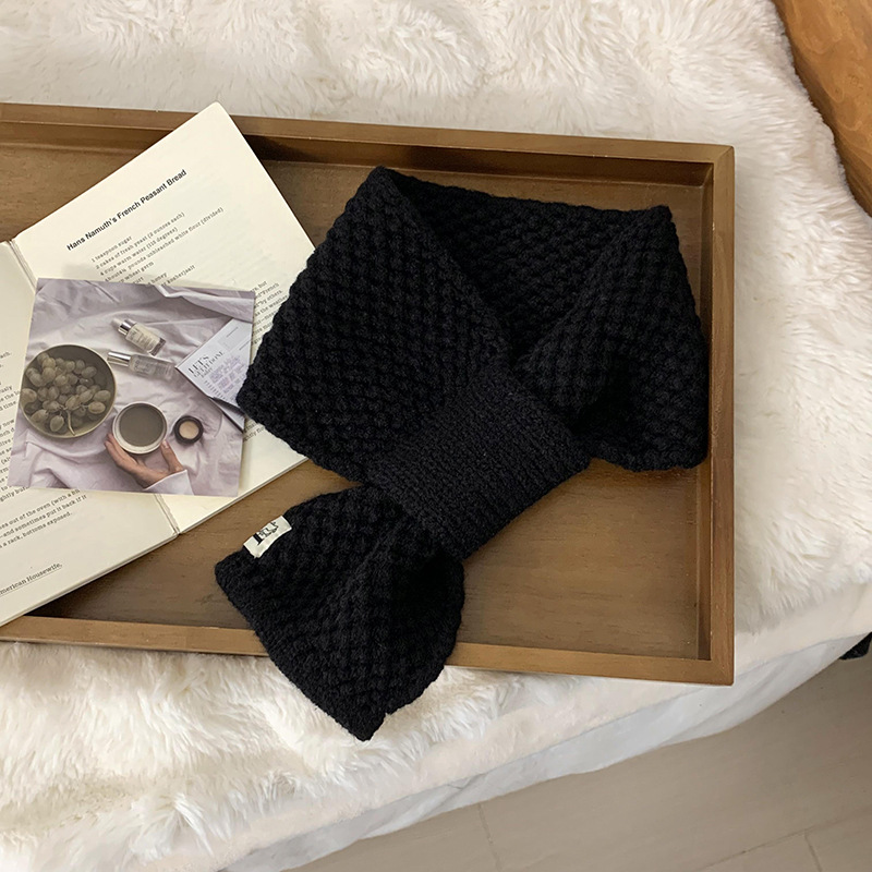 Pequeña bufandas mujeres otoño invierno nuevo estilo coreano todo el tiempo cálido color sólido bufandas rojas de red perezosas lana punto cruzado bucal