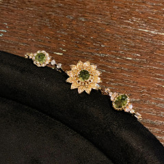 太陽の花の緑のダイヤモンドのジルコンのカラーの宝の開口の指輪の中古のフランス式の復古の軽豪華な高級感の精巧で精巧な超フラッシュの装飾