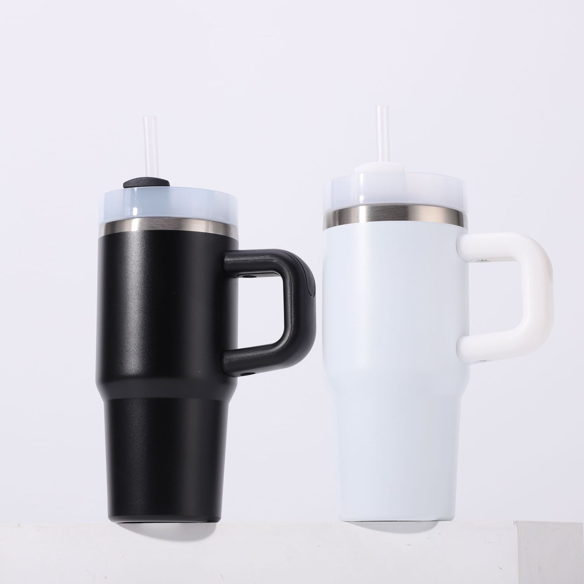 Stainless Steel Large Capacity Water Bottle With Straw For Ice_voghion.com