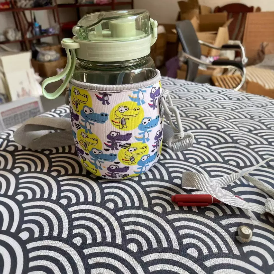 新款可爱卡通印花杯套大肚保温杯杯套学生便携杯套网红大肚杯杯套