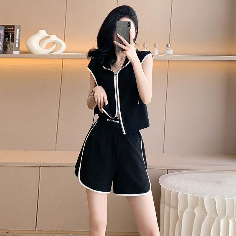 Korean Style Fashion Casual Sports suit Women's Summer Zipper Hooded Slim Look Sleeveless Top High Waist Shorts Two-piece Set