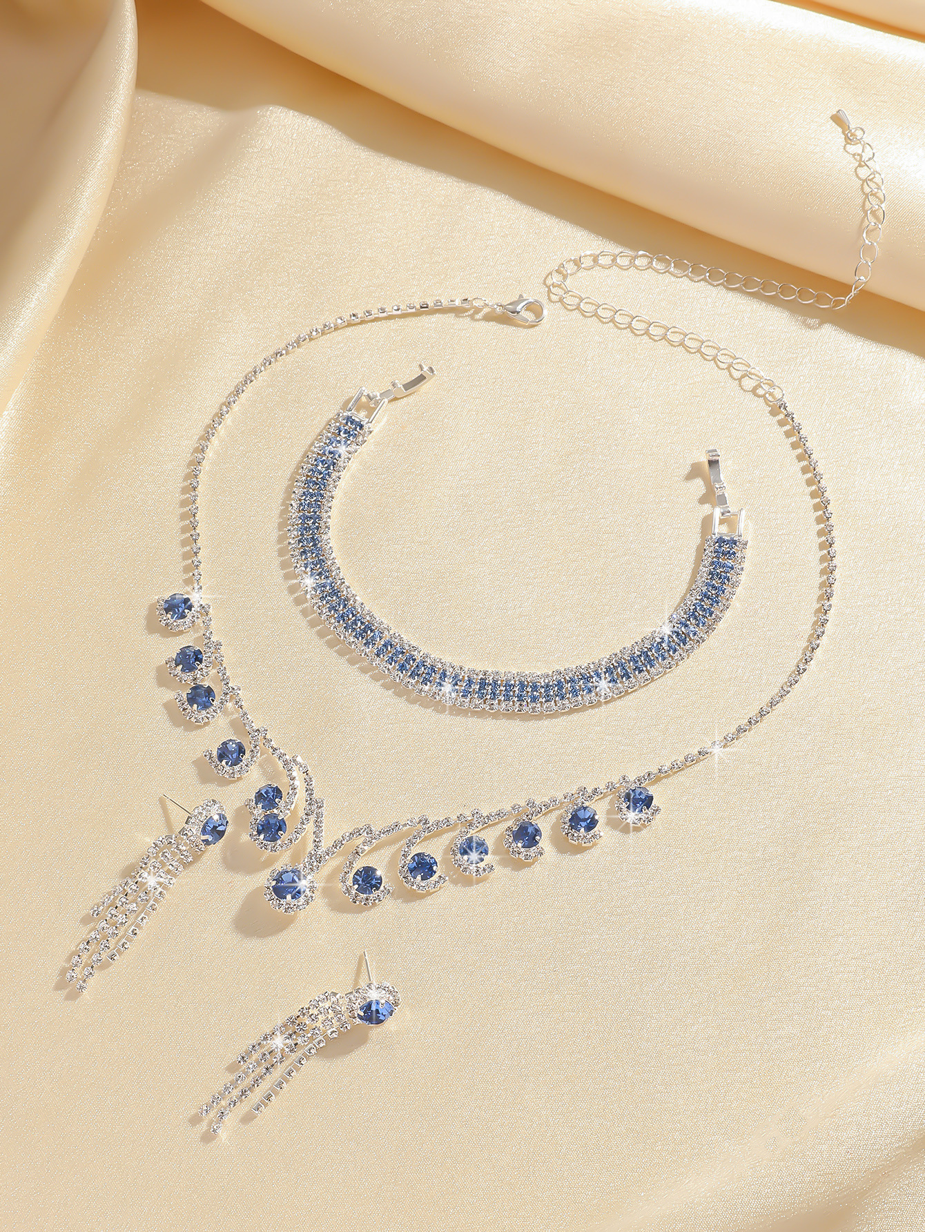 best selling bridal necklace set high end versatile crystal color clavicle chain earrings two piece set_voghion.com