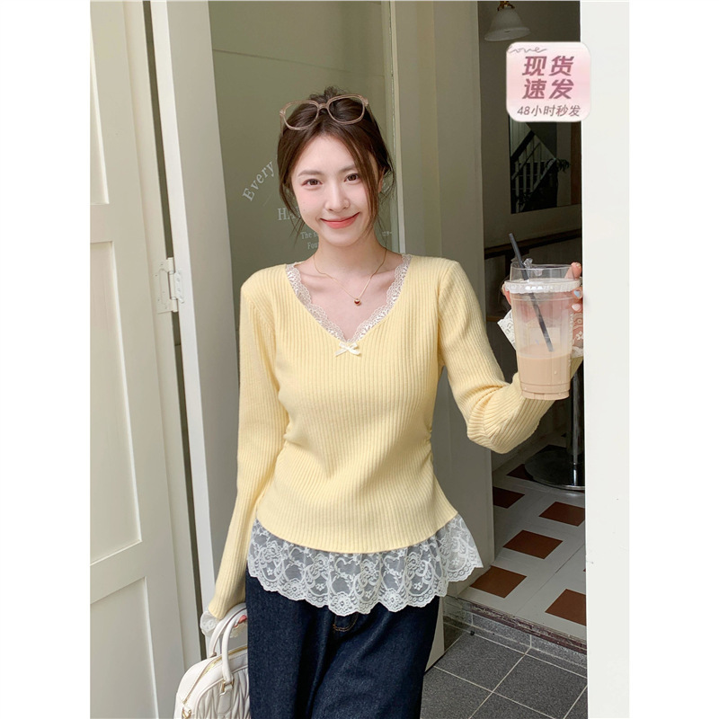 Miu Style Milk Yellow Lace Stitching V-neck Base Shirt Women's Autumn and Winter Pure Wish Inner Sweater Flared Sleeve Knitted Top