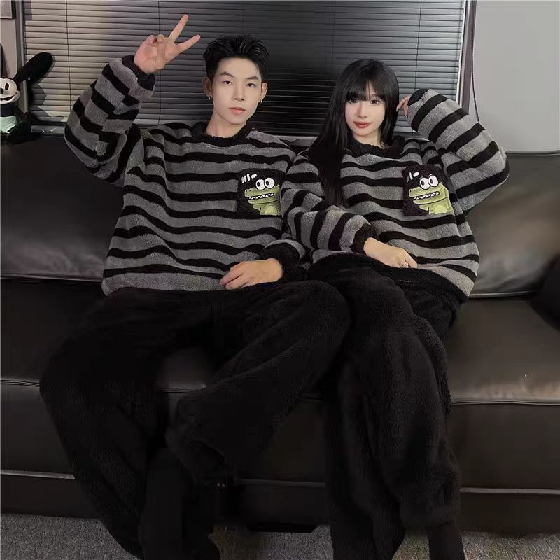 Autumn and Winter Popular Couple's Flannel Pullover Round Neck Women's Coral Velvet Pajamas Men's Wearable Home Clothes Set