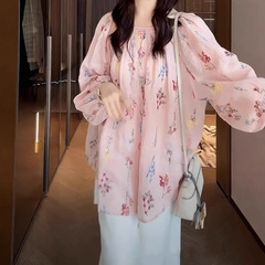 優しい風の韓系は独特で美しくて、やせています。