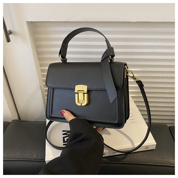 2024 Neue kleine Handtasche mit Retro-Textur für Damen, einfache kleine quadratische Tasche, hochwertige Umhängetasche mit einer Schulter_voghion.com