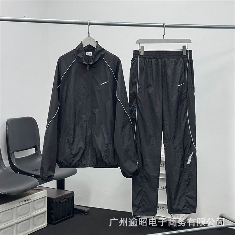 Suit-black / M