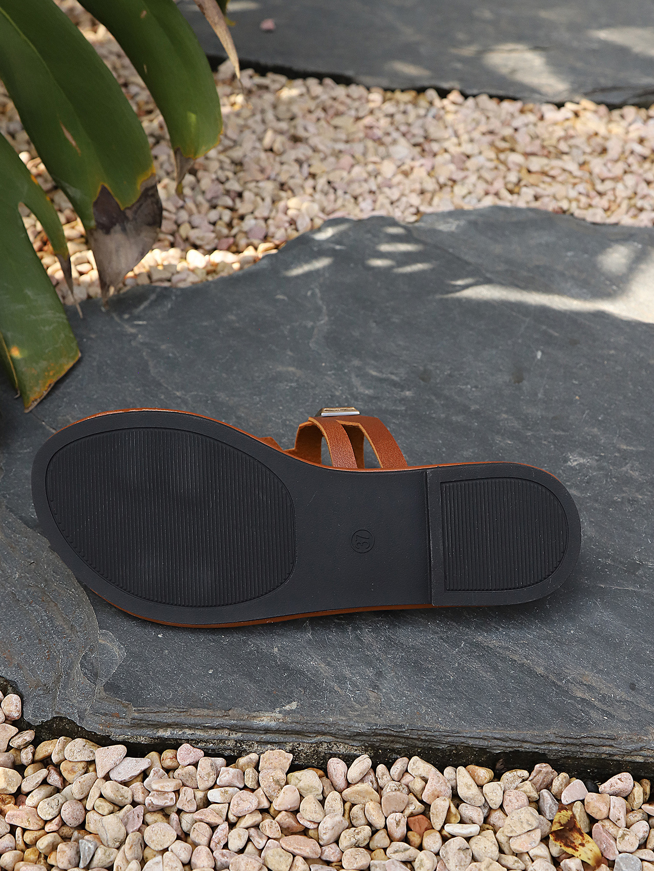 Cross-border European American Style Flat Roman Sandals For Women, New Summer Model With Metal Buckle Decoration,_vogvips.com