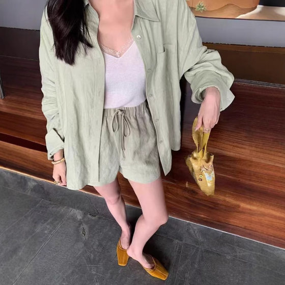 Summer 2025 Korean version of loose fashion linen casual suit women's lapel sunscreen shirt elastic waist shorts 2501