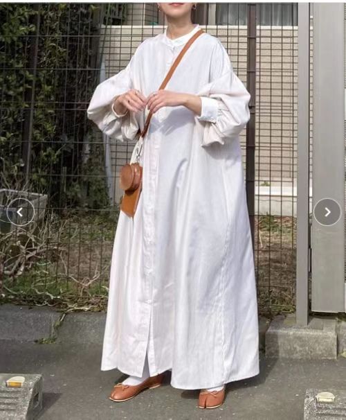 Cross-border Autumn and Winter New 2022 Japanese Hot-selling Loose Lantern Sleeve Black and White Long Dress