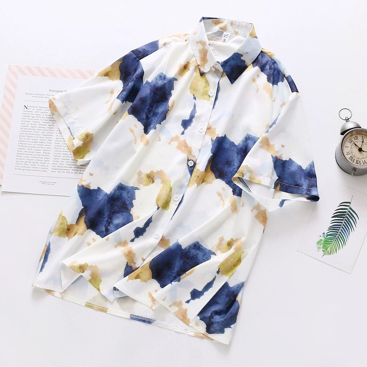 Рубашка с короткими рукавами и принтом в гонконгском стиле