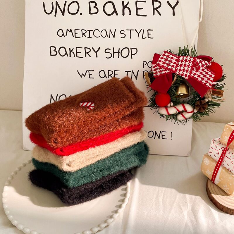 秋の冬の靴下の女性刺繍ミンクのベルベットのクリスマスの靴下はかわいいです。|undefined