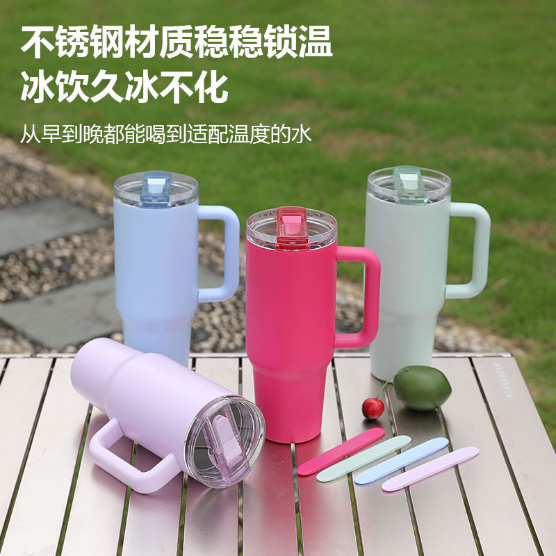 Taza de coche nueva Taza de aislamiento de acero inoxidable desmontable y limpiable Coche al aire libre portátil con pajita Taza de hielo