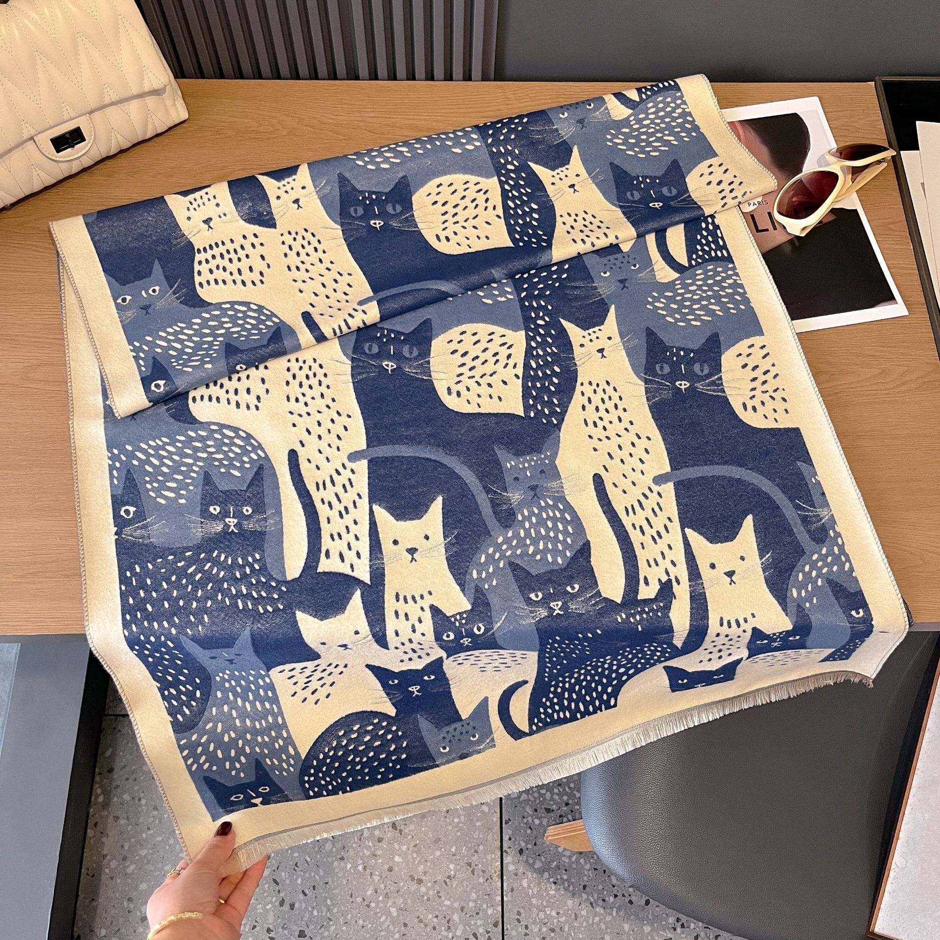 2024 dulce gato de dibujos animados de doble cara imitación de cachemir jacquard buñuelo de invierno grueso y cálido bufandas largas para mujeres