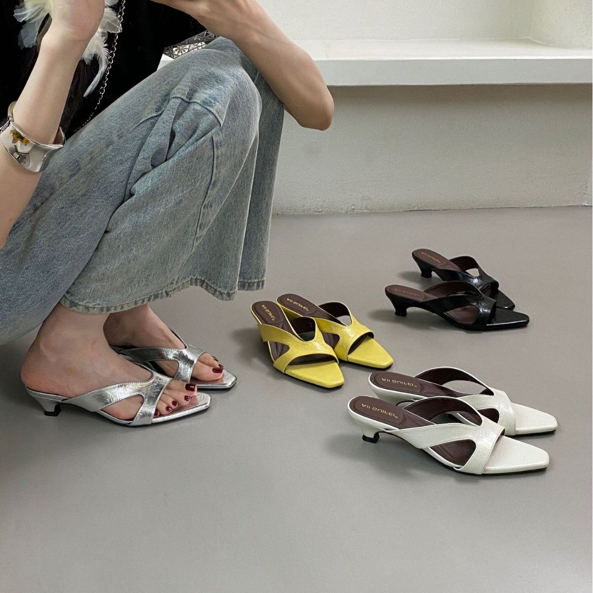 Romantic and delicate retro universal slide sandals square toe open…