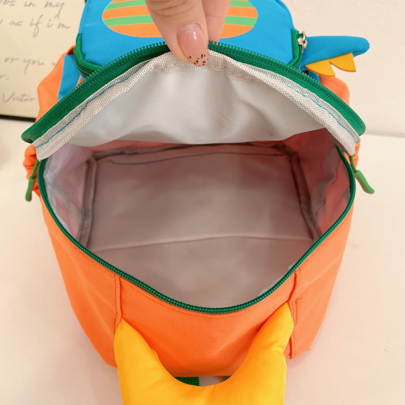 2025 nueva clase pequeña y media caricatura mochila encantadora mochila para niños y niñas mochila de jardín de infantes mochila de dinosaurios ocio para niños