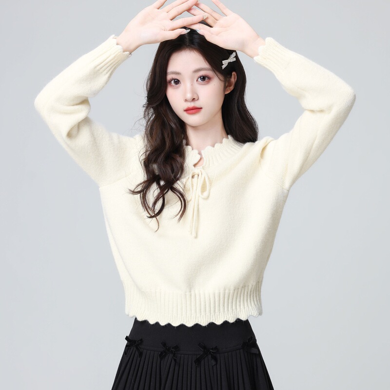 2026 autumn/winter short-sleeved top with tie-up lace detailing, knitted sweater, new style round-neck sweater for layering, women's loose-fitting, off-white 2026 autumn/winter short-sleeved top with tie-up lace detailing, knitted sweater, new style round-neck sweater for layering, women's loose-fitting, off-white