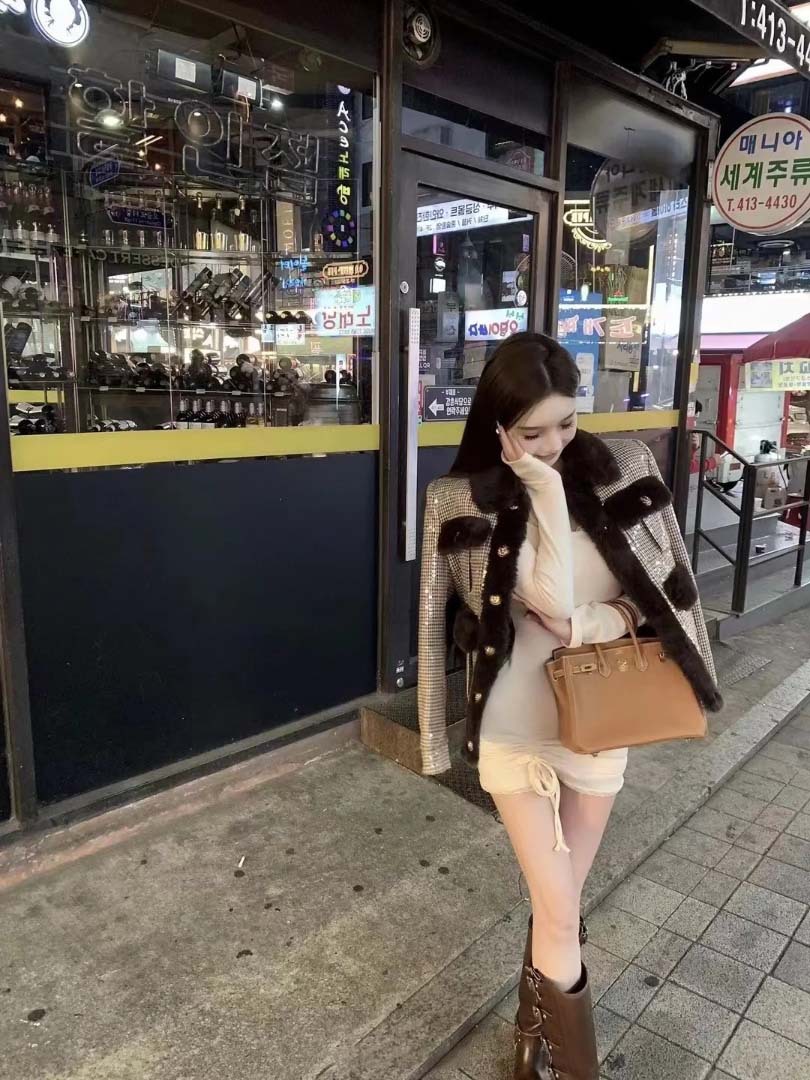Nanyou Gaoding Baman viento nuevo abrigo de otoño y invierno celebridad industria pesada esquinilla de botón de oro temperamento con solapa a cuadros chaqueta mujer