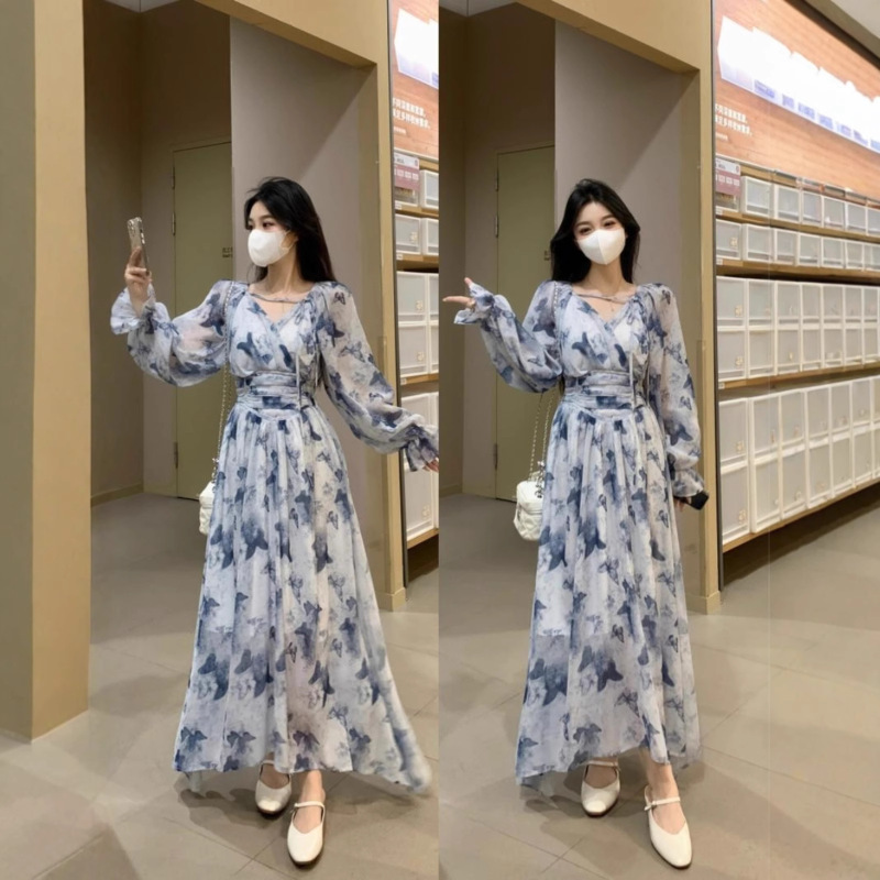 法式度假风蝴蝶印花蓝色连衣裙女大码胖mm收腰荷叶袖V领气质长裙|undefined
