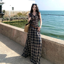 2025慵懒格子套装女无袖荡领背心上衣+长款半身裙两件套显瘦套装