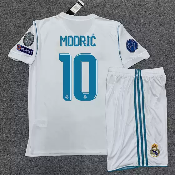 Retro Soccer Jersey 17-18 Real Madrid Home Kit Modric Bale Benzema Ronaldo Ramos Kroos
