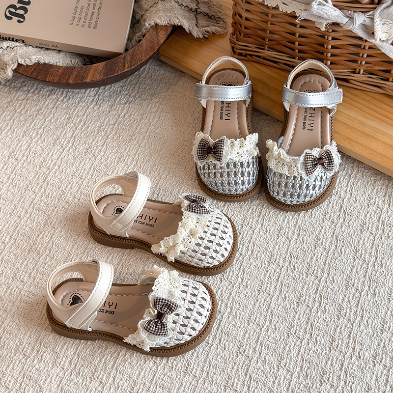 Summer children's woven sandals with bow