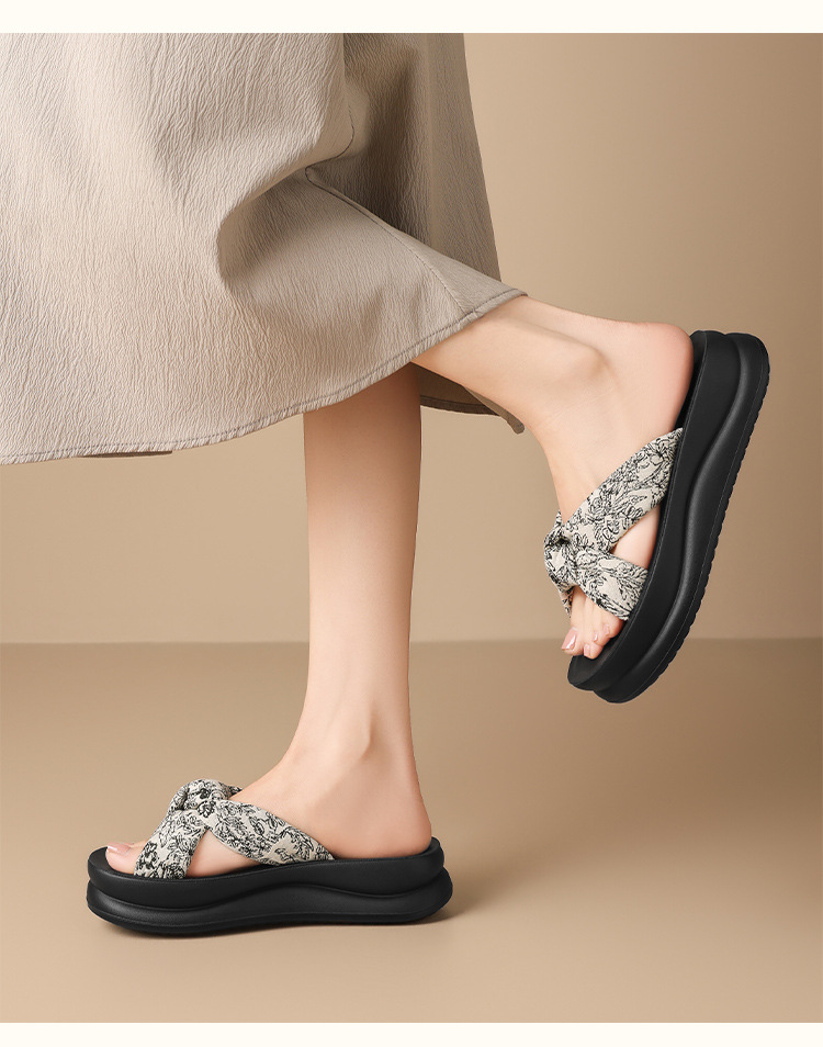 Dép sandal nữ quai chữ V đế dày phong cách hoa văn nổi — QE60 mét trắng chi tiết 14