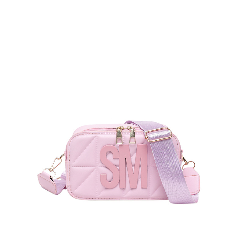 Personalidad de nicho de diseño hermoso bolso pequeño de primavera 2025 nuevo estilo de moda simple letras retro bolso de hombro