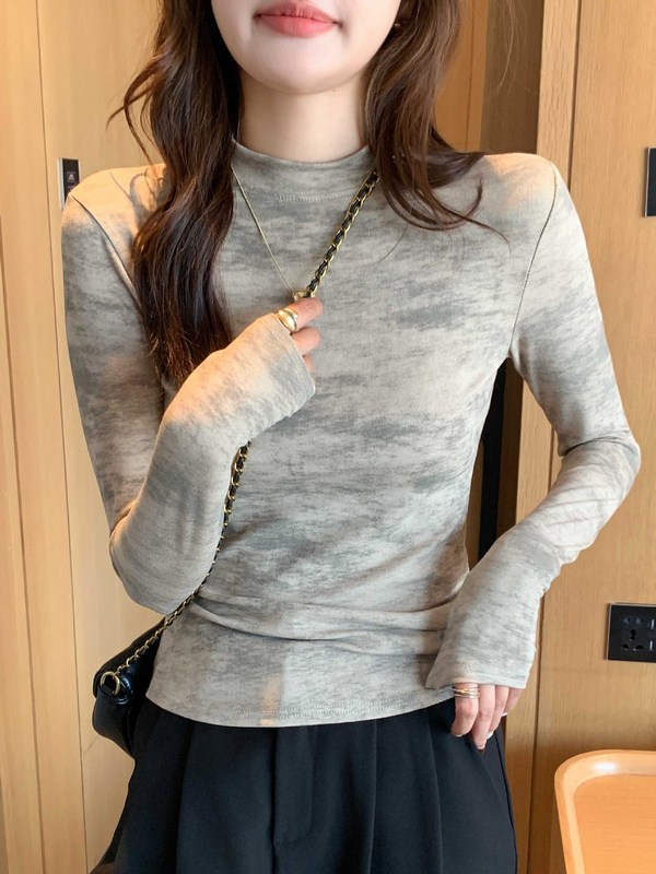 H269半高襟迷彩シャツの女性の中に秋冬の新型の洋気修身を着て、tネックの長袖の上着を着ます。|undefined