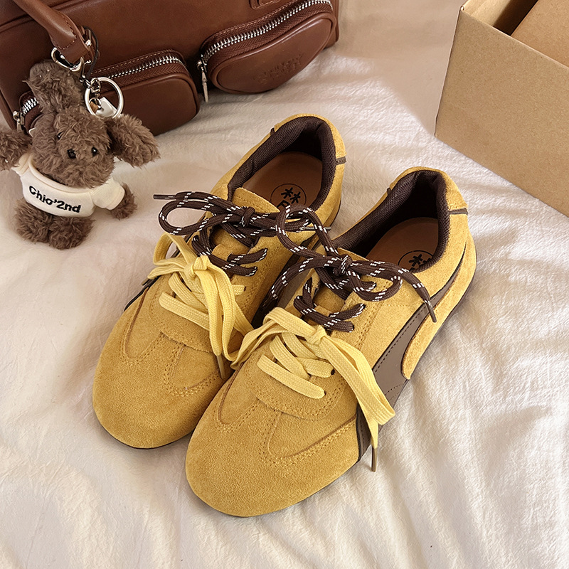Shoelaces with hidden heel