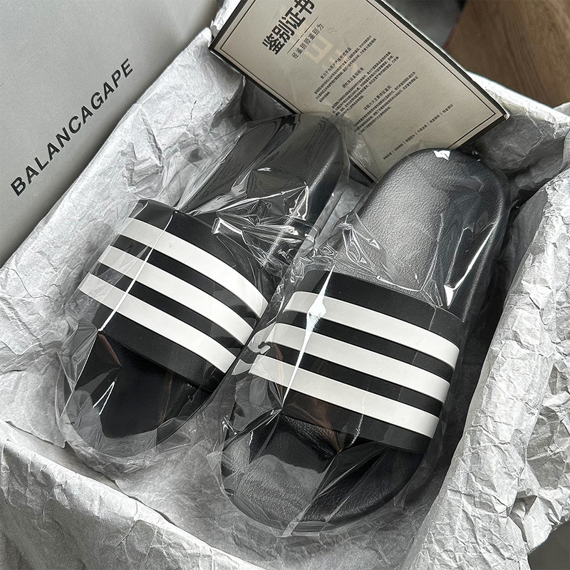 Trendy Brand Slippers for Men and Women, New Summer Style, Flats-Soled, Non-Slip, Anti-Odor Eva Quick-Drying Slippers for Casual Sports Trendy Brand Slippers for Men and Women, New Summer Style, Flats-Soled, Non-Slip, Anti-Odor Eva Quick-Drying Slippers for Casual Sports