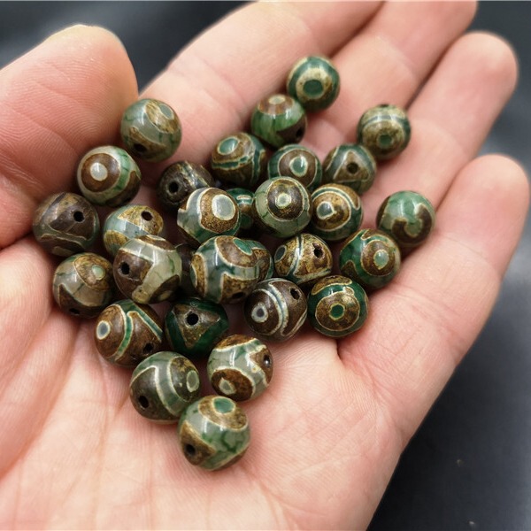 Accessory jade