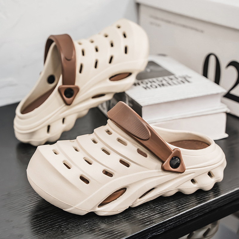 Zapatos con agujeros transpirables para hombre EVA verano nuevo estilo sandalias antideslizantes de suela gruesa zapatos de playa deportivos de dos desgaste image 1