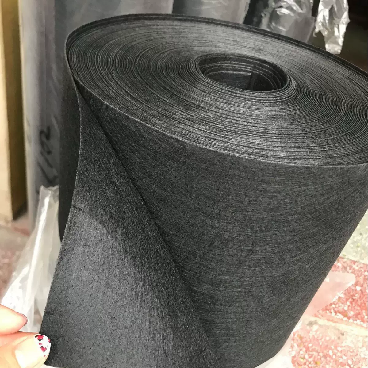 黑色毛毡布防尘墙贴布防护密封背胶毛毡条不织布垫圈无纺布料