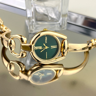 Retro button bracelet watch fashionable small high-end new cross-border women's bracelet watch casual and fashionable quartz watch