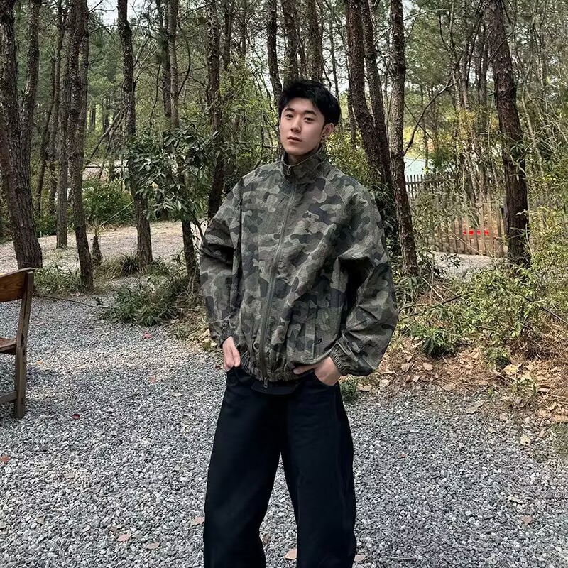 Camouflage windbreaker